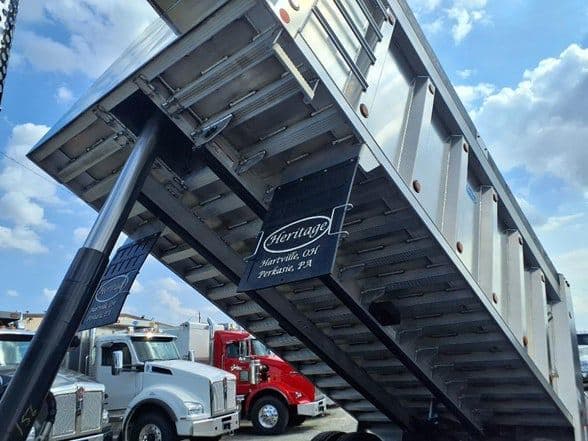 2026 Kenworth T880 image 16