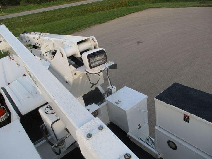 2018 Ford F550 SUPER CAB BUCKET TRUCK 4X4 image 32