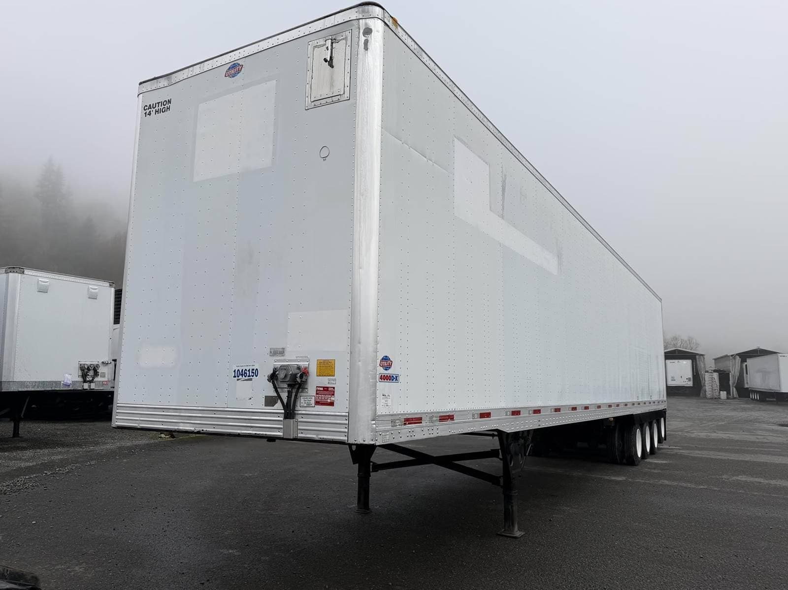 2017 Utility 4000DX 53 ft Dry Van Trailer image 3