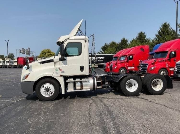 2018 Freightliner Cascadia image 4