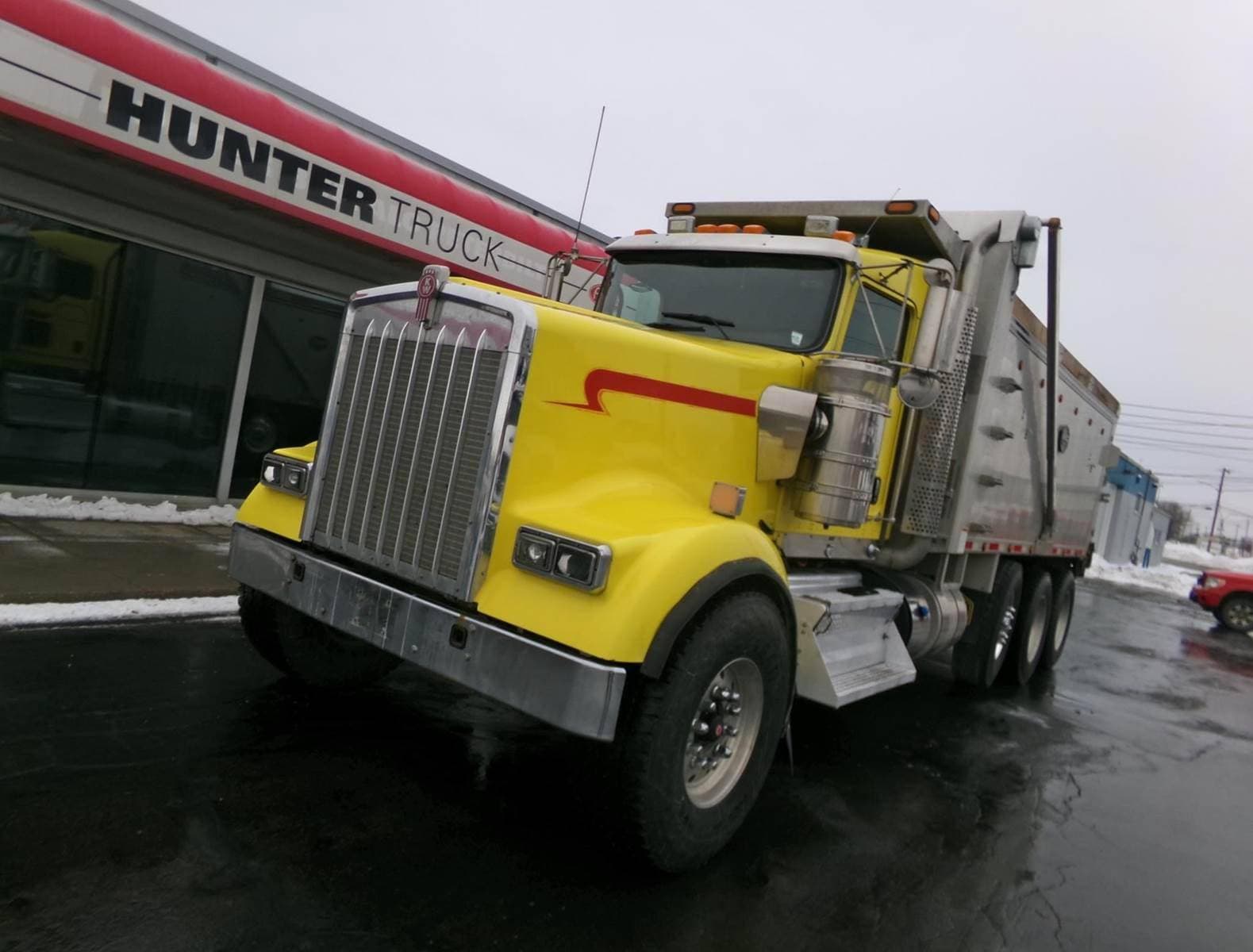 2019 Kenworth W9 Series image 1