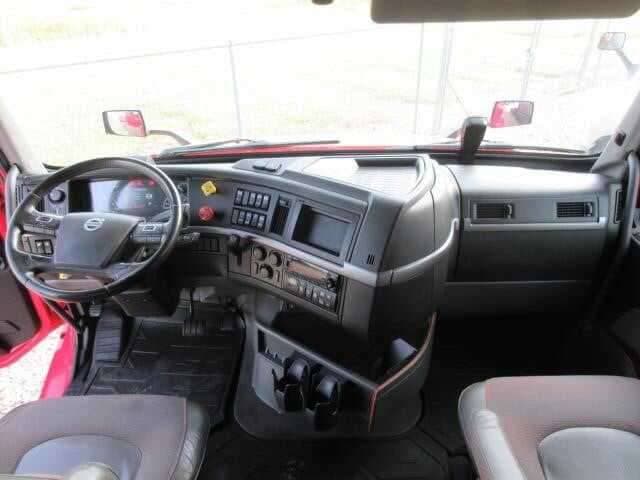 2022 Volvo VNL image 5