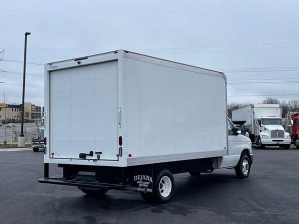 2024 Ford E450 image 3