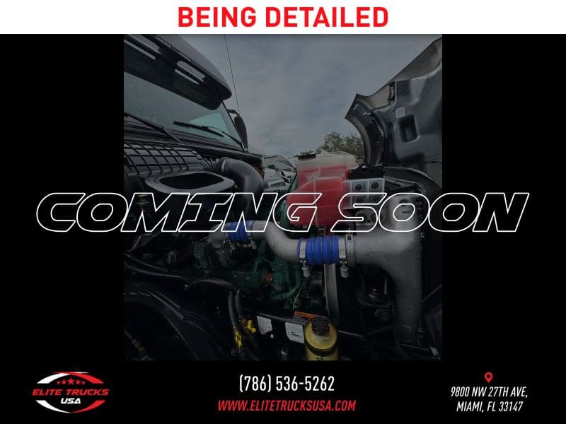 2019 Volvo VNL image 11