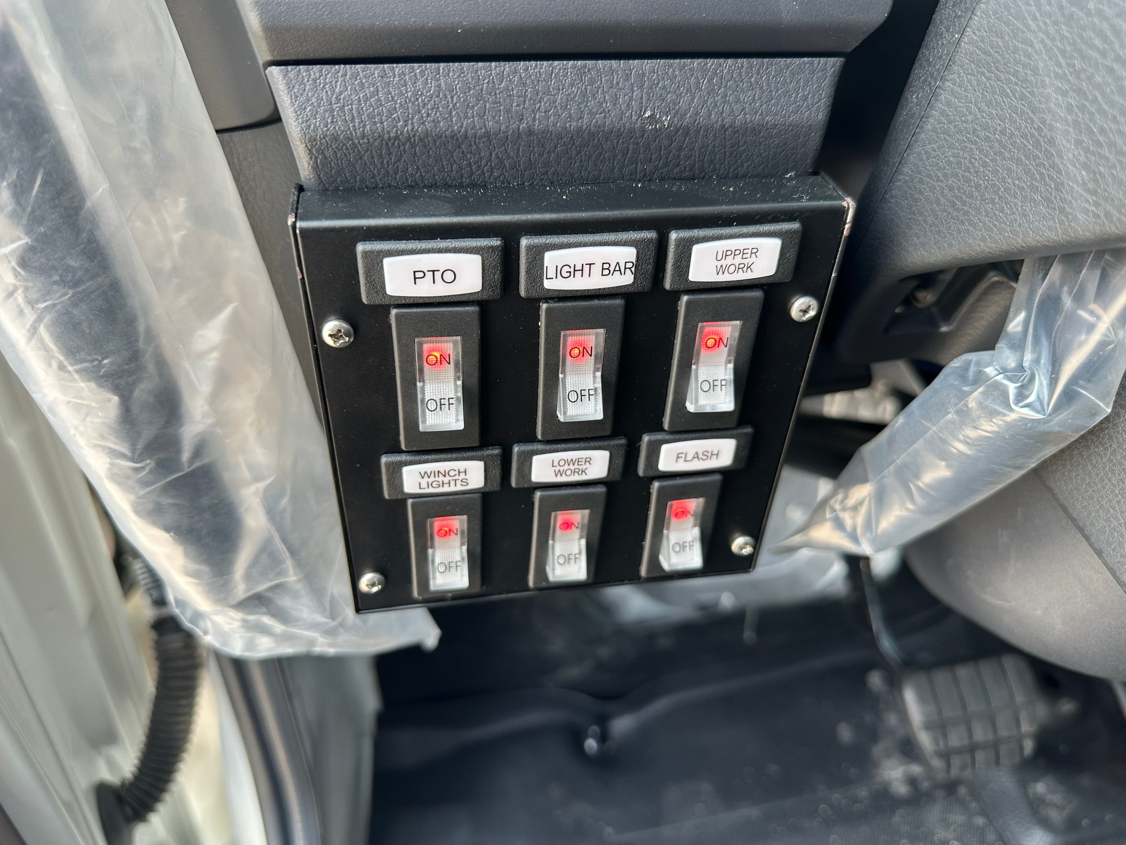 2025 Hino L6 WITH A CENTURY 21.5' STEEL CARRIER  (SK#: 6261C)  image 15