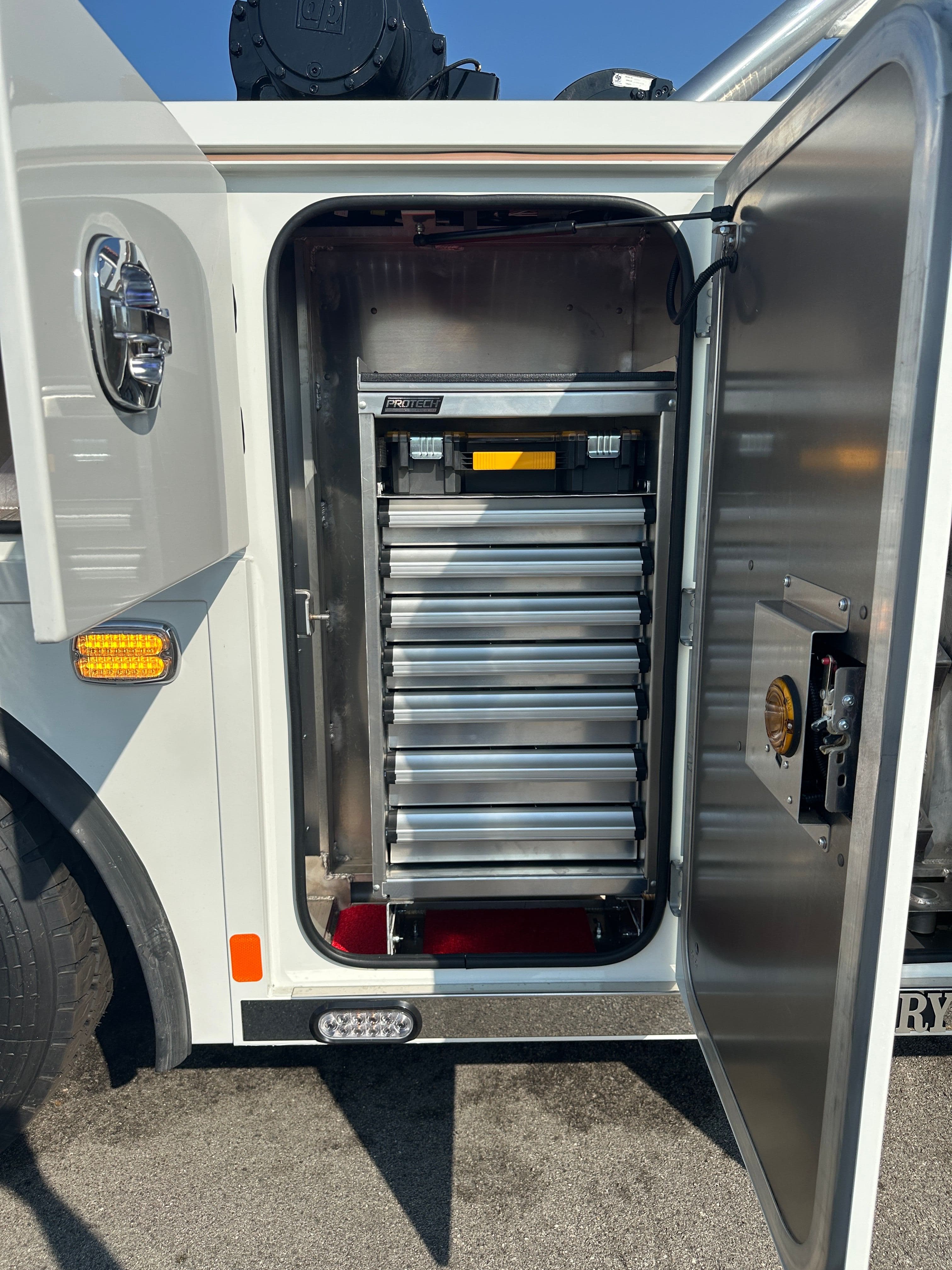 2025 Kenworth T880 WITH A CENTURY 9055XL image 28