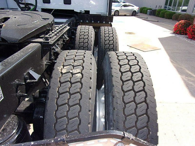 2021 Peterbilt 579 image 6