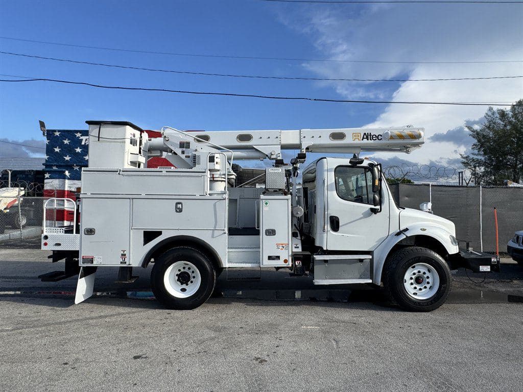 2016 Freightliner M2 106 image 14