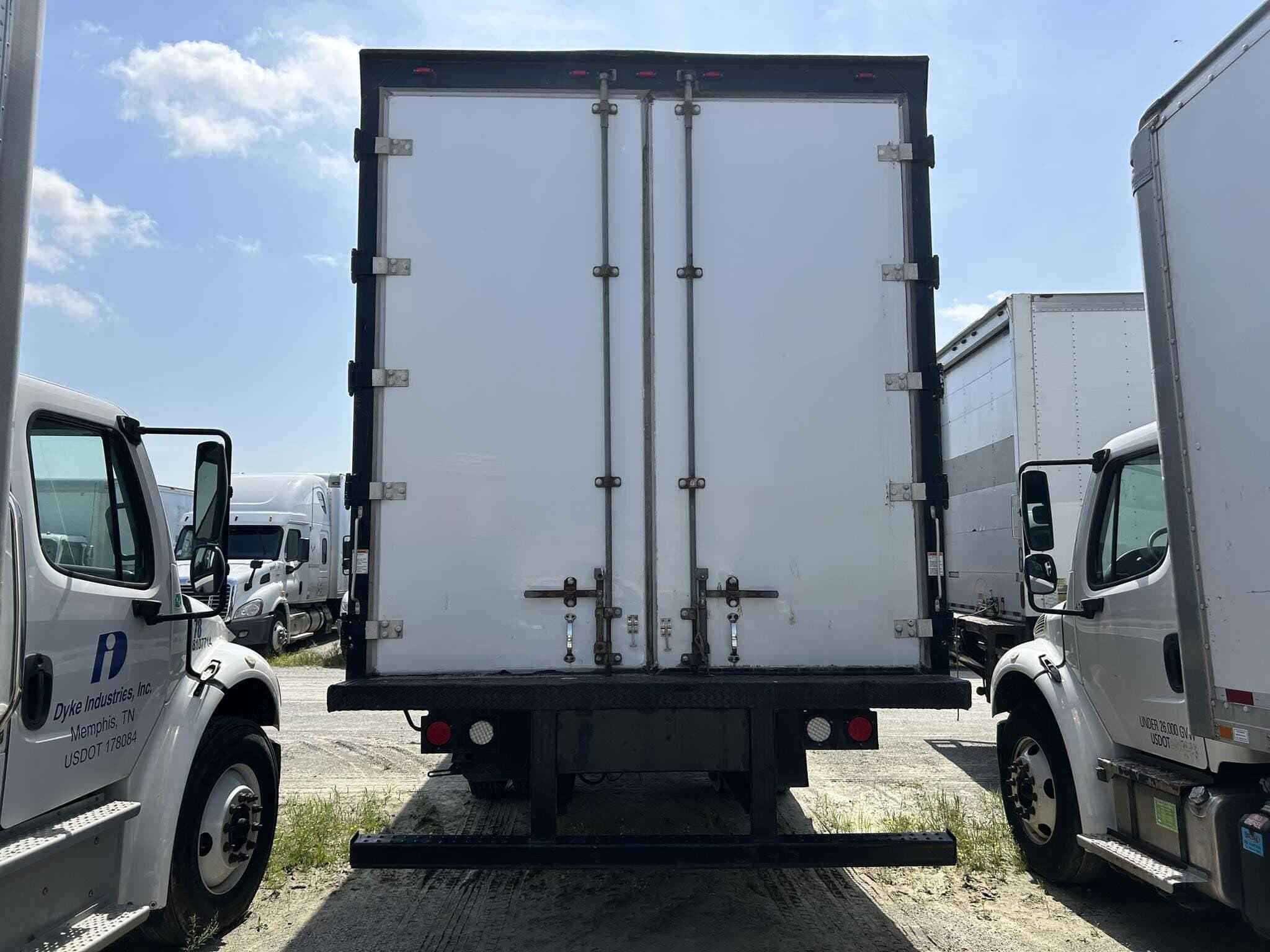 2019 Freightliner M2 image 14