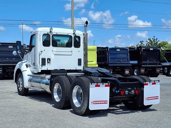 2025 Kenworth T880 image 5