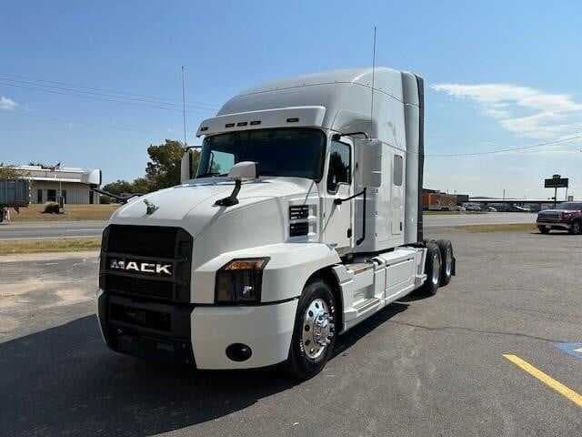 New 2024 MACK ANTHEM Conventional - Sleeper Truck image 1