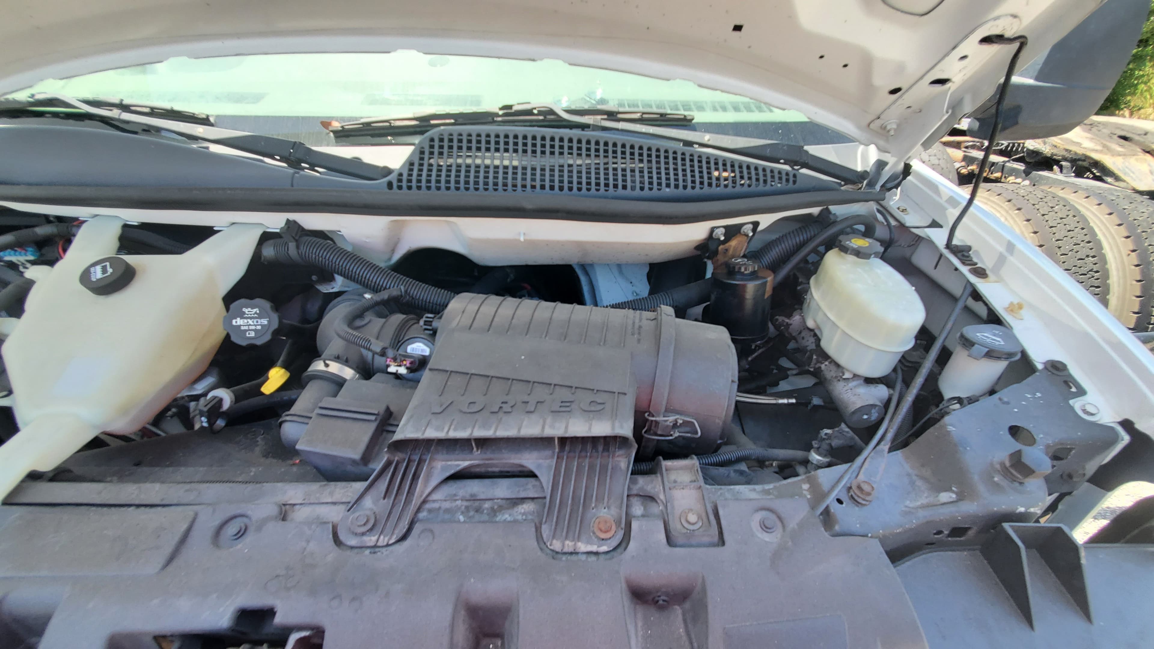 2015 Chevrolet Express image 7