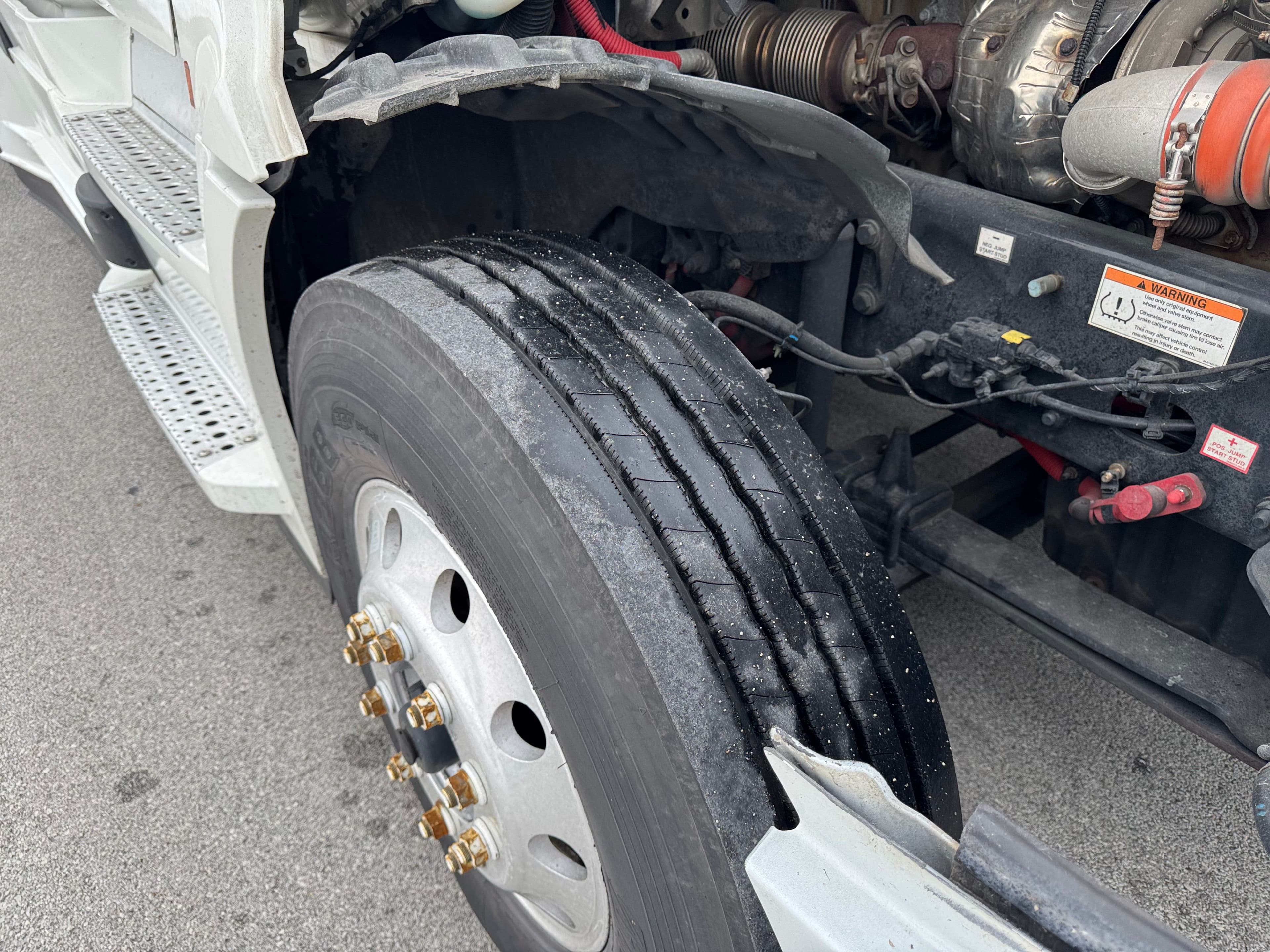 2023 Freightliner Cascadia 126 image 19