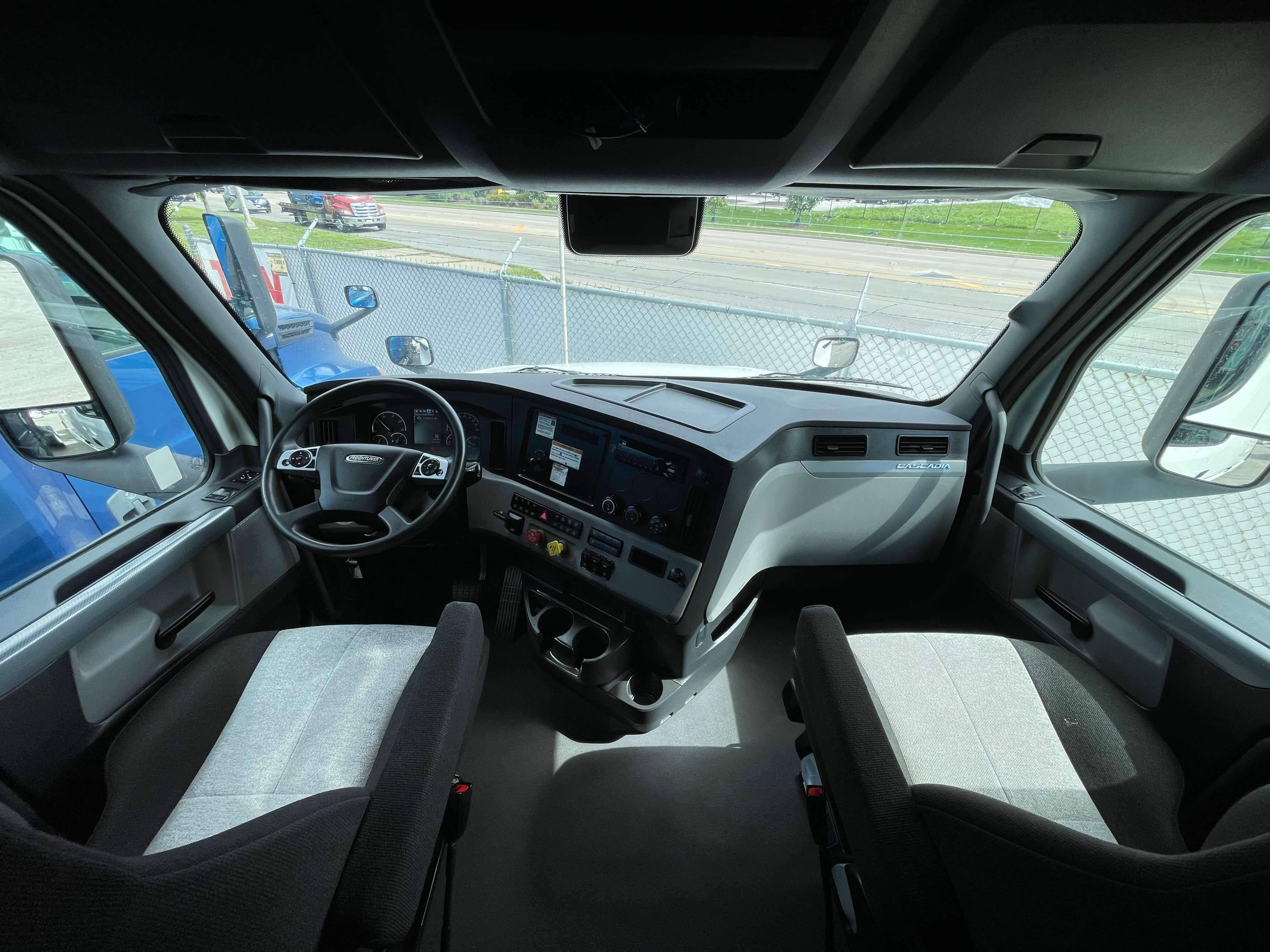 2022 Freightliner Cascadia 126 image 15