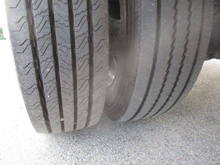 2017 Ford F550 BUCKET TRUCK 4X4 image 32