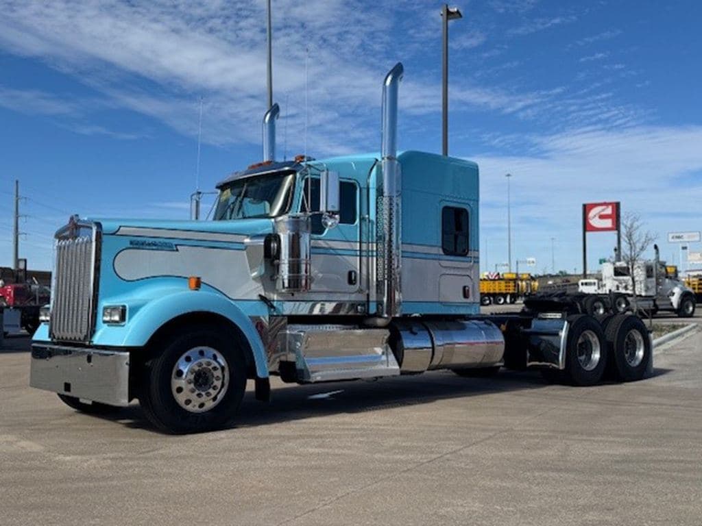 New 2026 KENWORTH W900L image 5