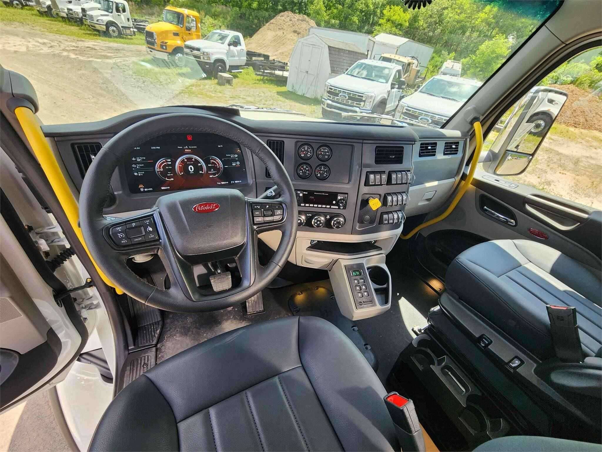 2024 Peterbilt 567 image 5