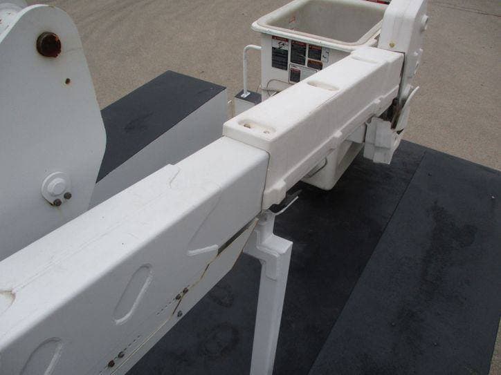 2017 Ford F-550 BUCKET TRUCK 92K MILES image 31