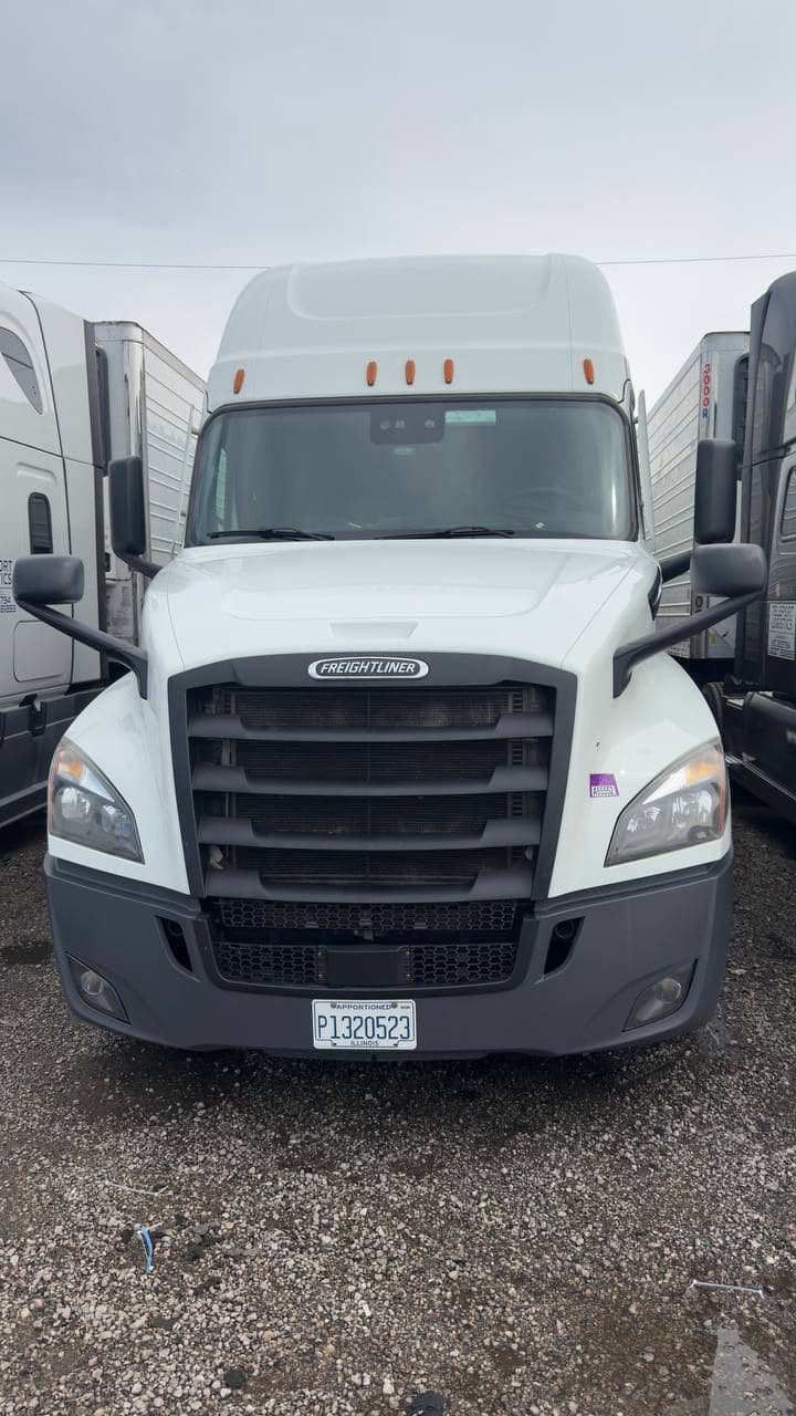2020 Freightliner image 2