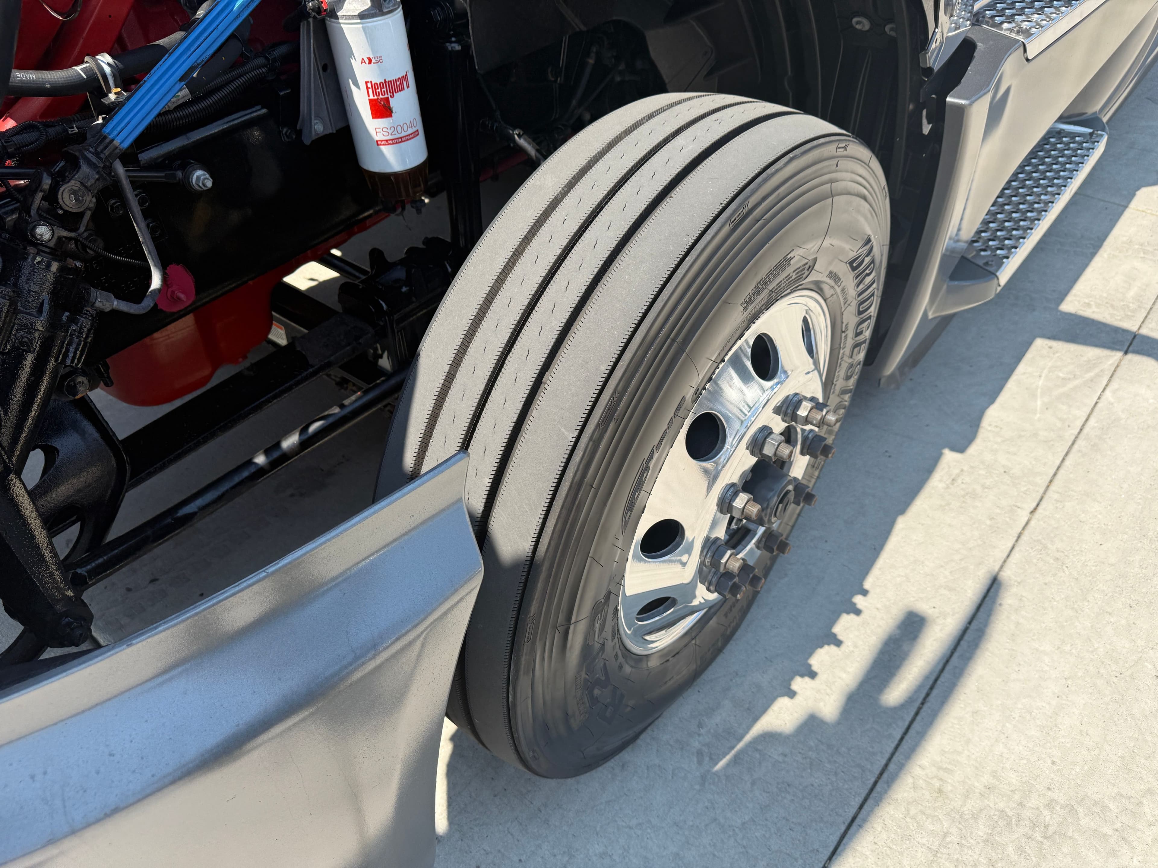 2021 International LT image 17