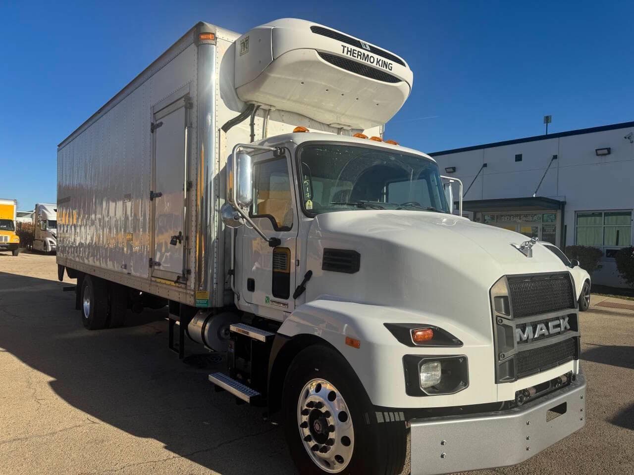 2021 Mack MD6 image 2