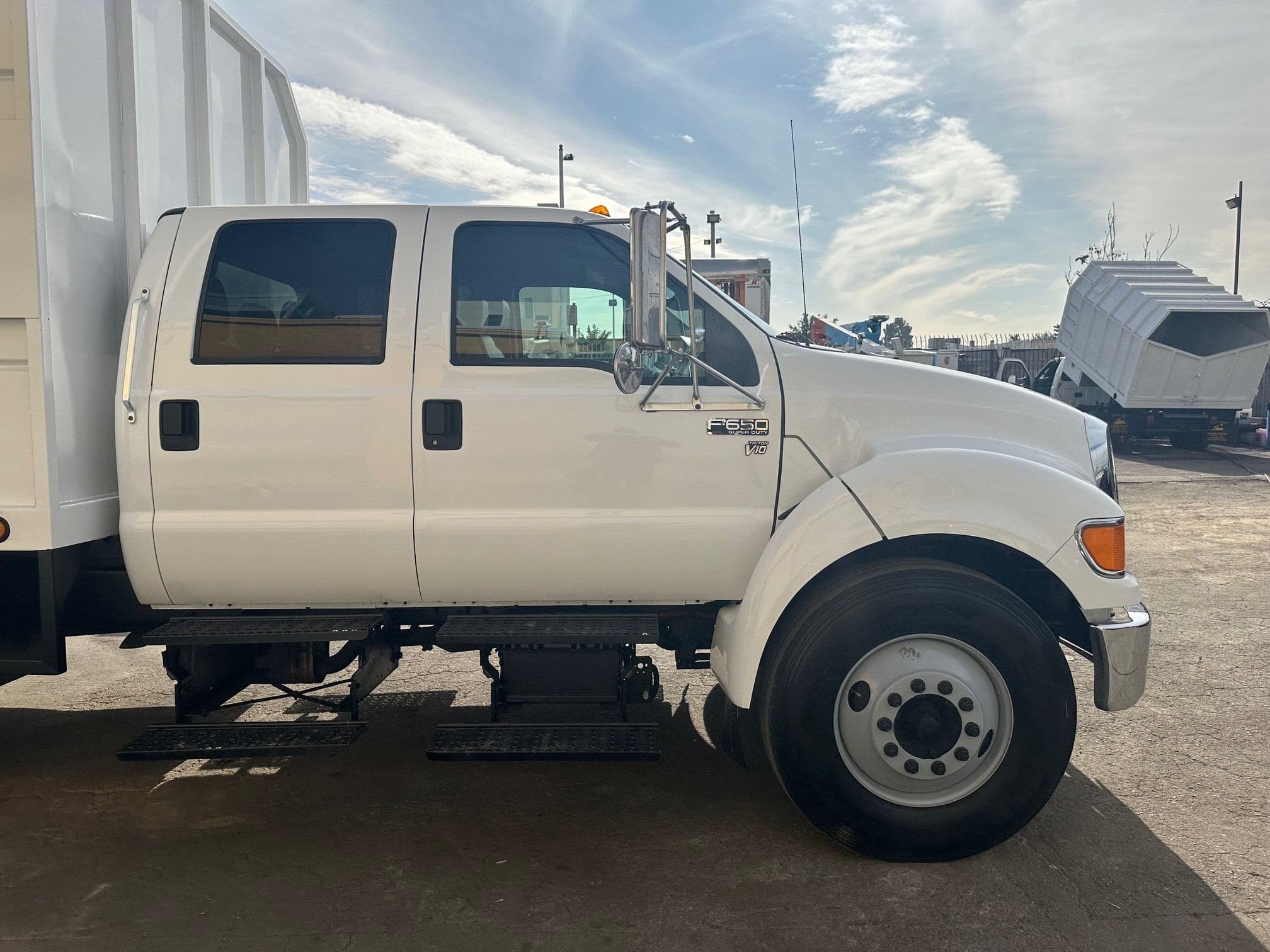 2015 FORD F650 SD Crew Cab Chipper Dump 13409 image 9