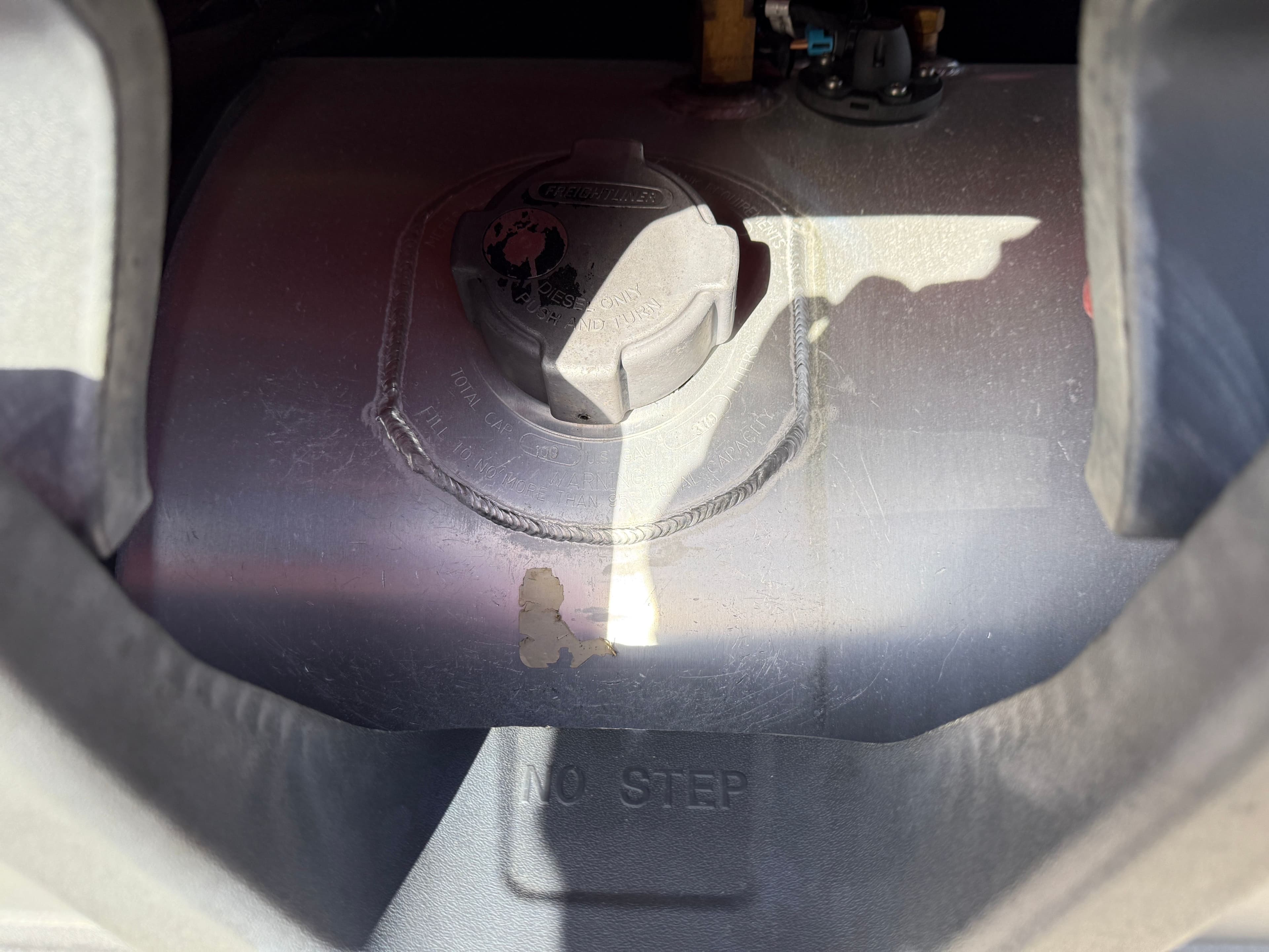 2020 Freightliner Cascadia 126 image 11