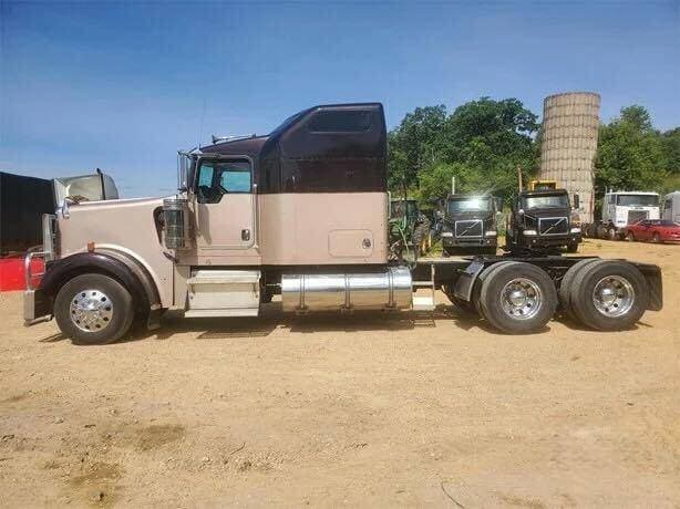 2005 KENWORTH W900 image 5