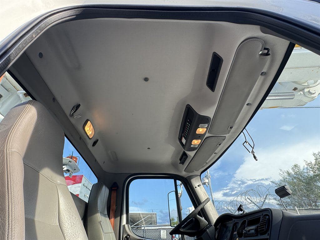 2016 Freightliner M2 106 image 56