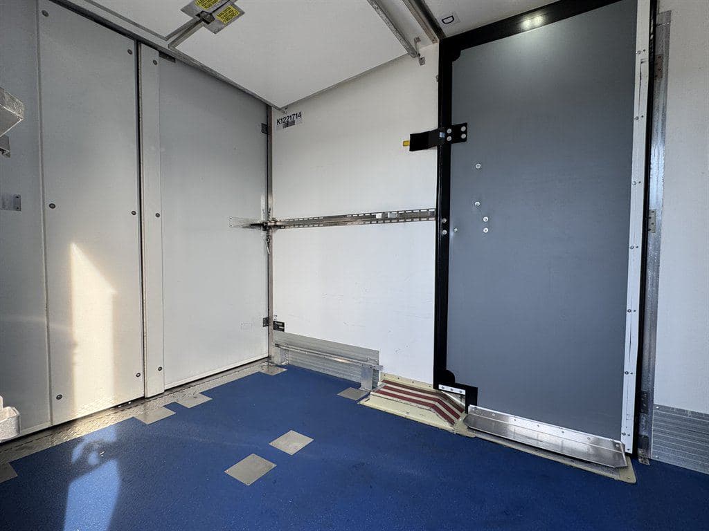 2023 Ford Transit T-350 image 21