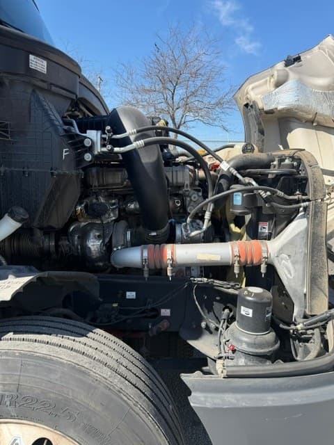 2024 Freightliner Cascadia image 8