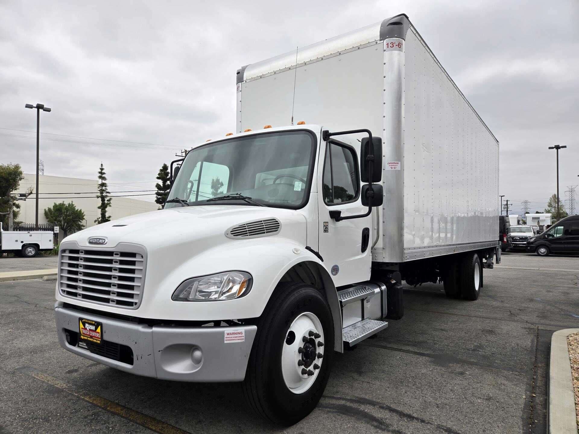 2022 Freightliner M2 image 3