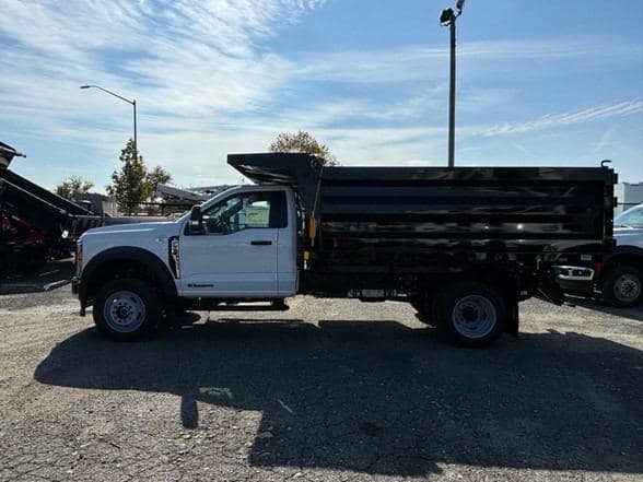 2024 Ford F550 image 6