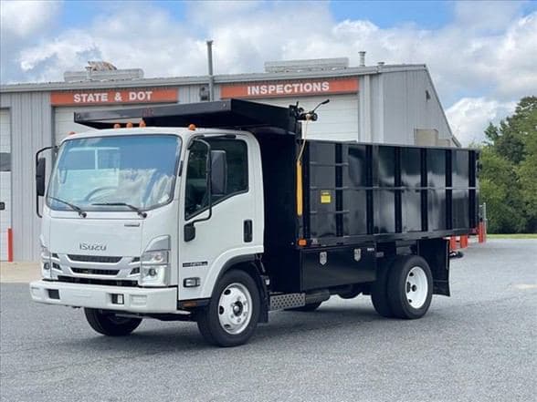 2024 Isuzu NPR HD image 21