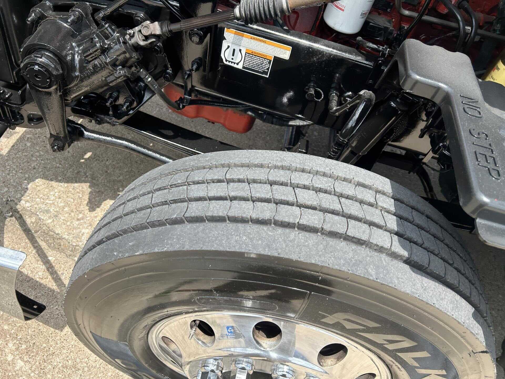 2020 Peterbilt 579 image 15