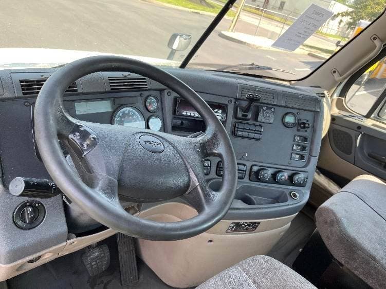 2018 Freightliner Cascadia image 5