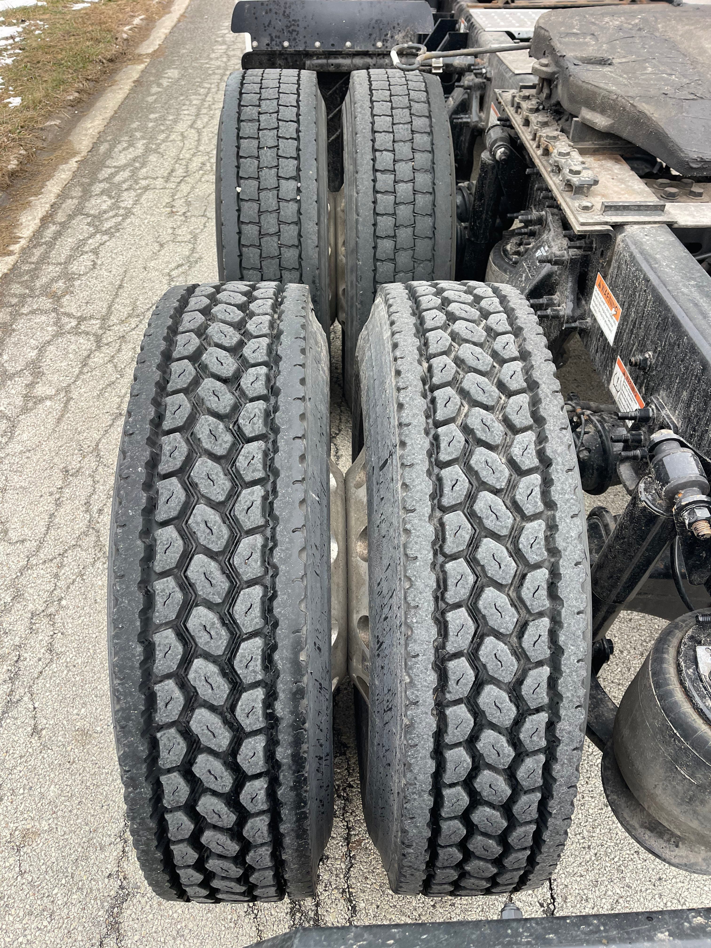 2022 Freightliner Cascadia 126 image 6