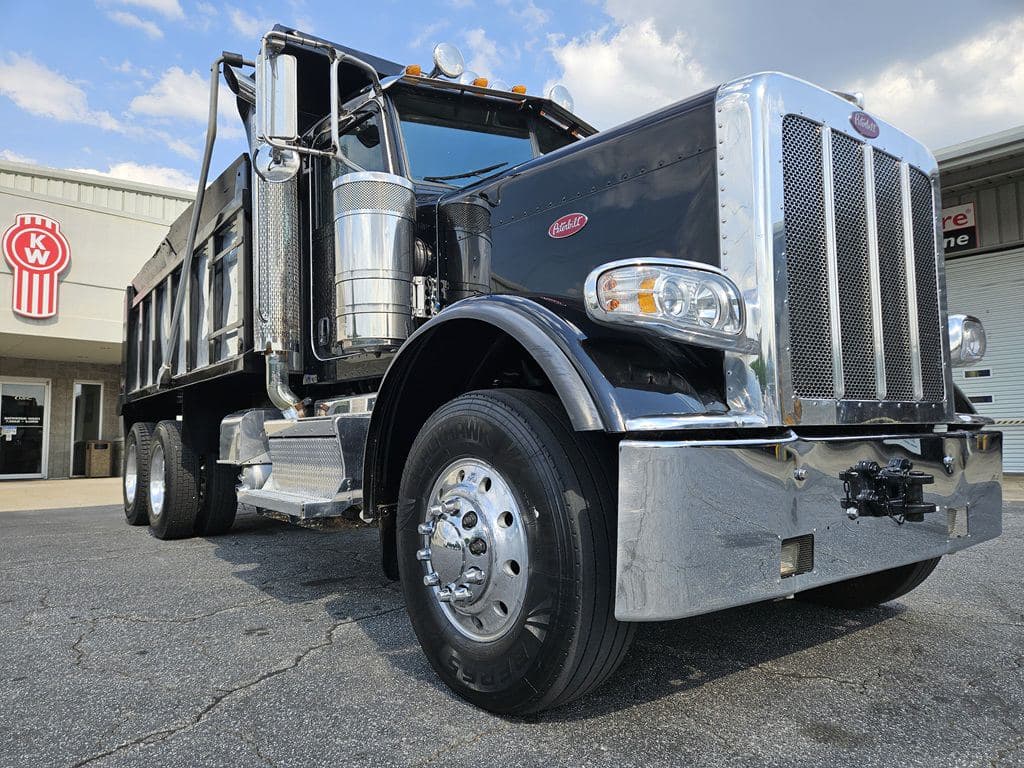 Used 2024 PETERBILT 389 image 4