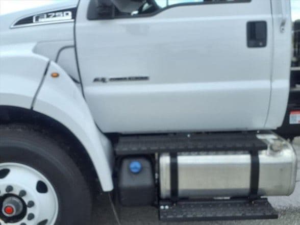 2027 Ford F750 SD image 15