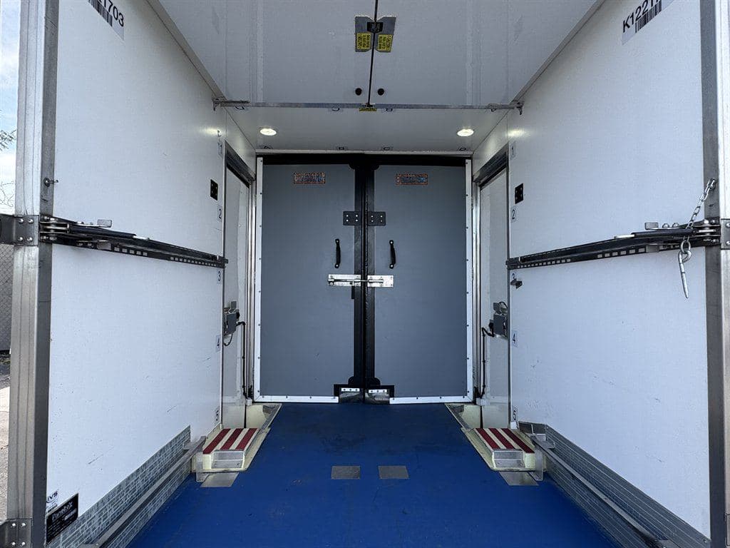 2023 Ford Transit T-350 image 25