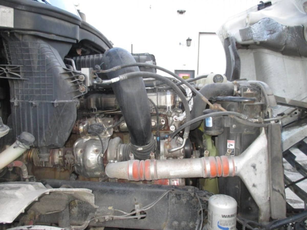 2022 Freightliner Cascadia 126 Day Cab Truck - 400HP, 12 Speed Automatic image 10
