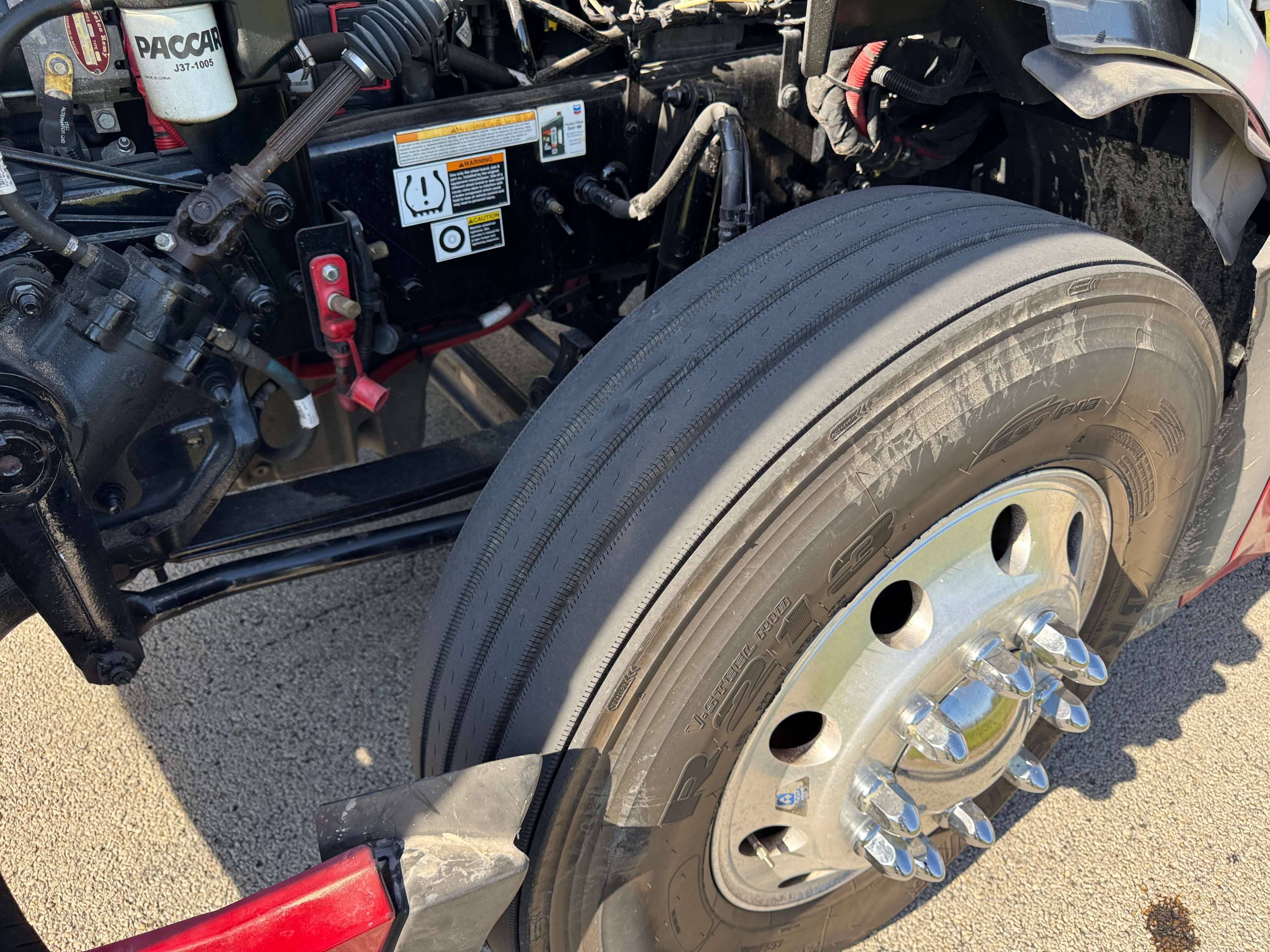 2023 Peterbilt 579 image 12