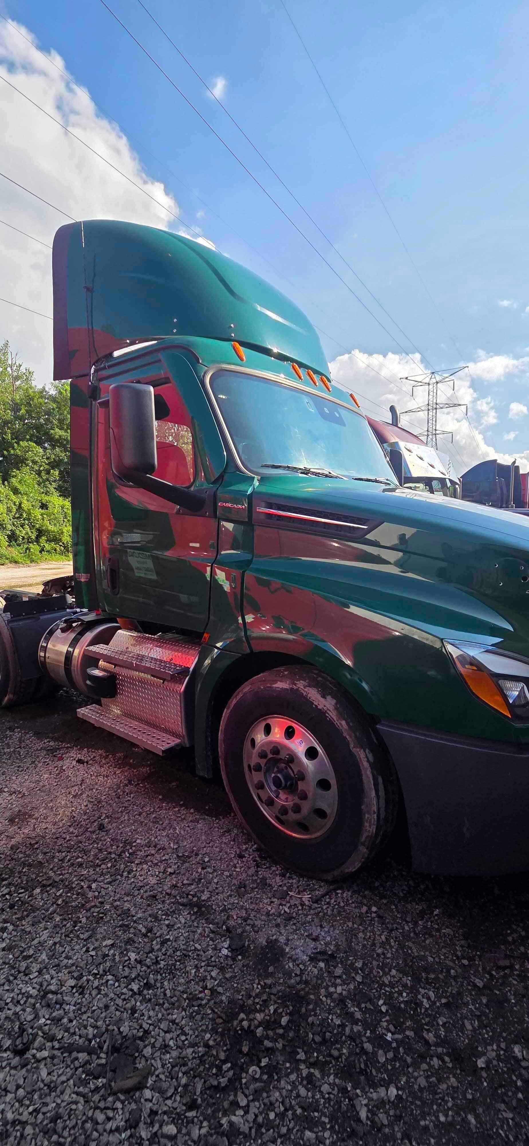 2023 Freightliner Cascadia 126 image 5