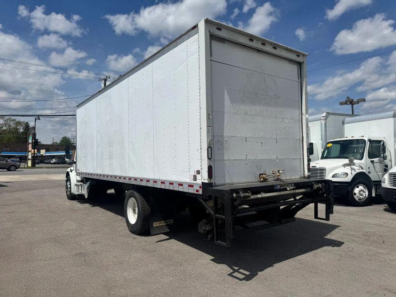 2017 Freightliner M2 106 image 5