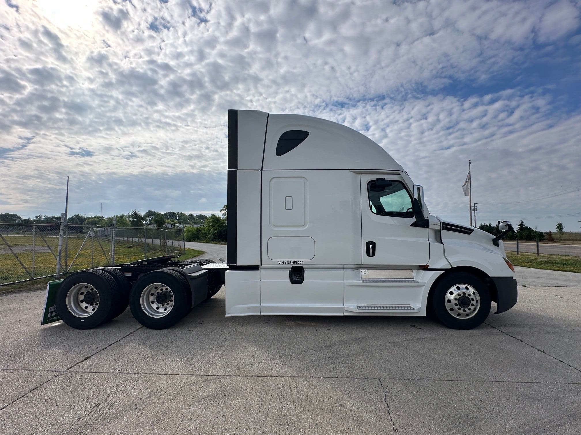 2022 Freightliner Cascadia image 4