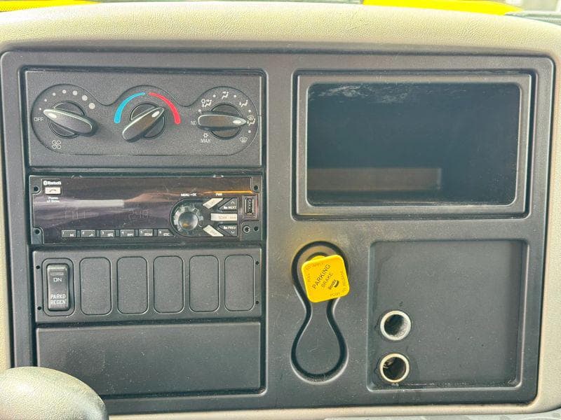 2019 International 4300 image 22