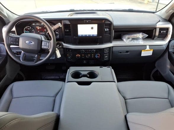 2025 Ford F450 image 16