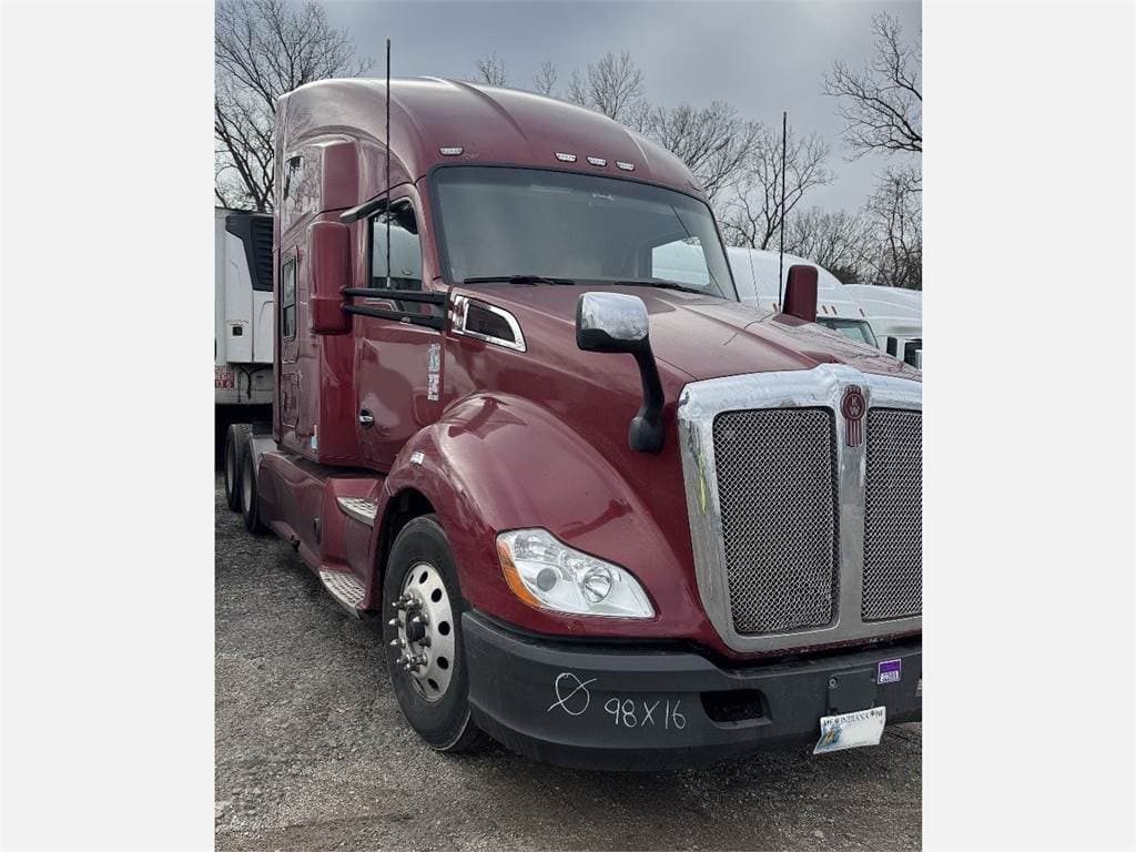 2019 Kenworth T680 image 2