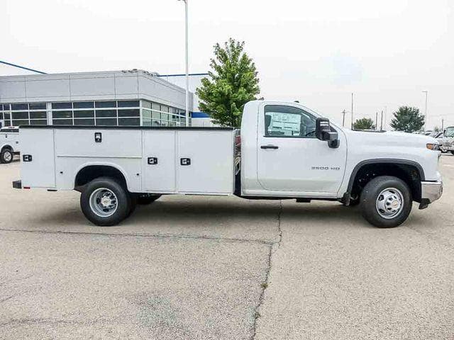 2026 Chevrolet Silverado 3500HD Work Truck image 2