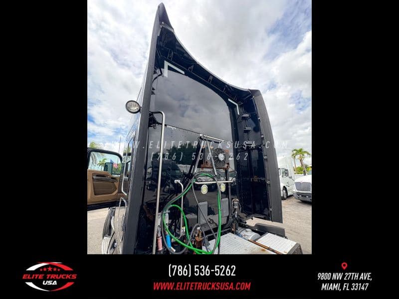 2017 Kenworth T680 image 35